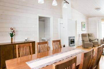 Фото номера Коттедж Делюкс с двумя спальнями Курортные отели Ruoke Holiday Village г. Кесялахти 26